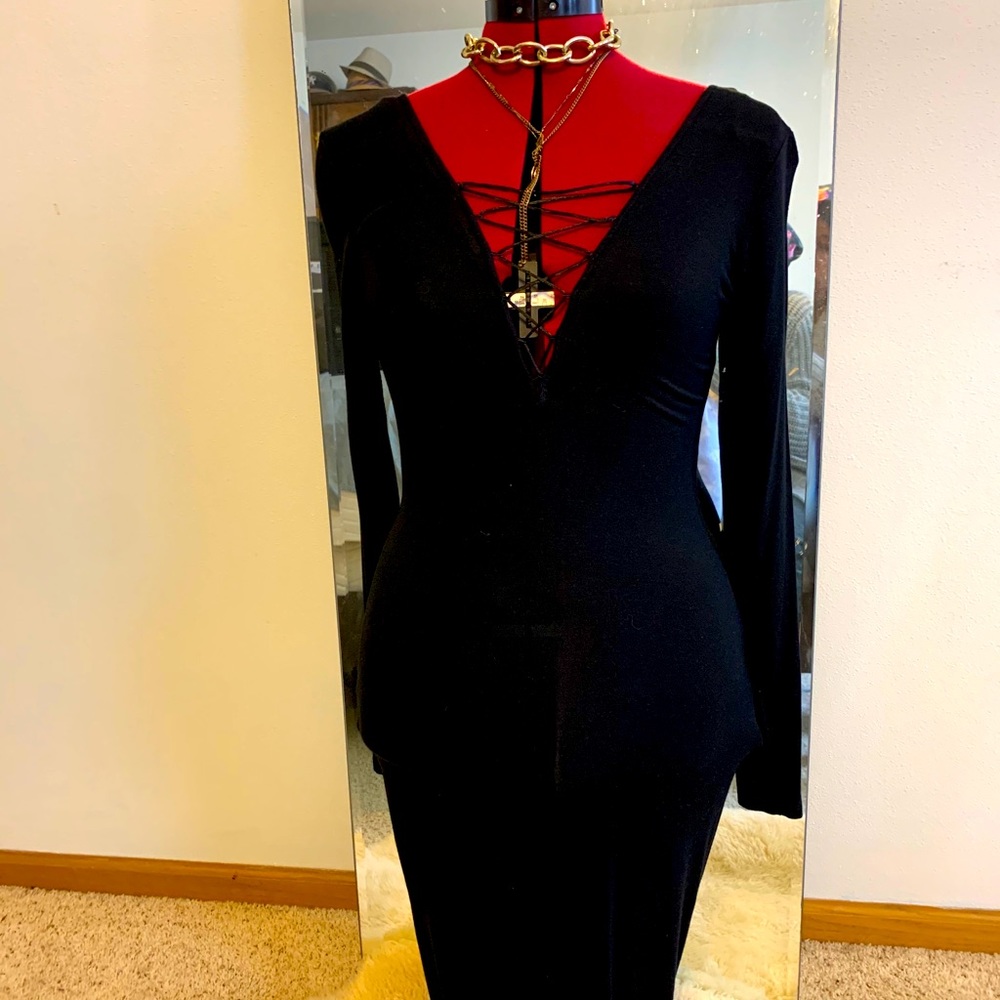 Body Con plunging black dress